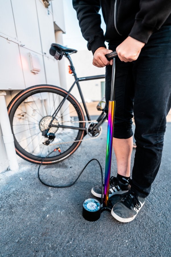 Pompka stacjonarna Lezyne Classic Floor Drive 3.5 — black-metallic