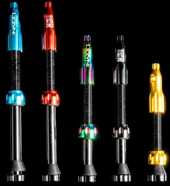 Zawory tubeless Lezyne Tubeless Valve CNC 60 mm — srebrne, aluminiowe,