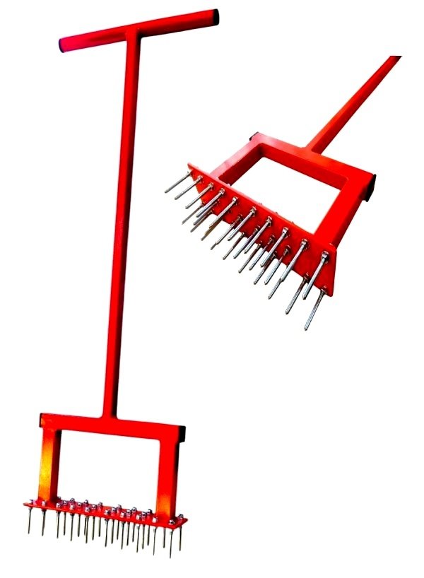 Aerator ręczny do napowietrzania trawnika 26 kolców MetalFab