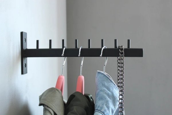 Wieszak w stylu loft na przedpokój na ubrania  MetalFab
