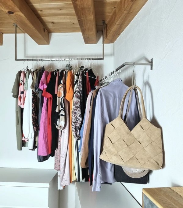 Wieszak w stylu loft do garderoby nierdzewny inox na ubrania  MetalFab