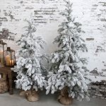 Choinka Chic Antique sztuczna ośnieżona - wys. 125 cm
