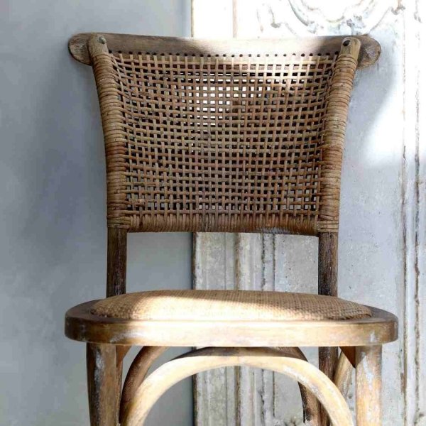 Krzesło z rattanowym siedziskiem Chic Antique French