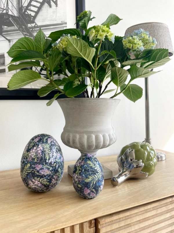 Dekoracyjne jajko Belldeco Fiore Blue wys. 15 cm