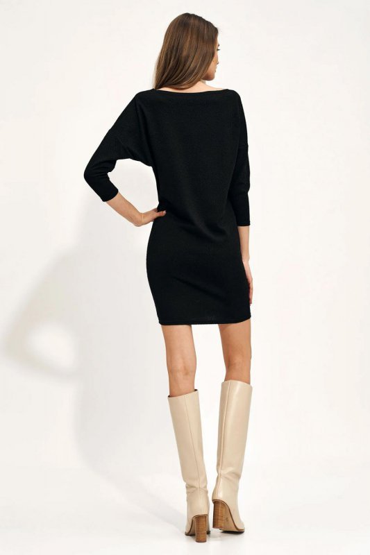 Czarna wiskozowa sukienka typu nietoperz - S216