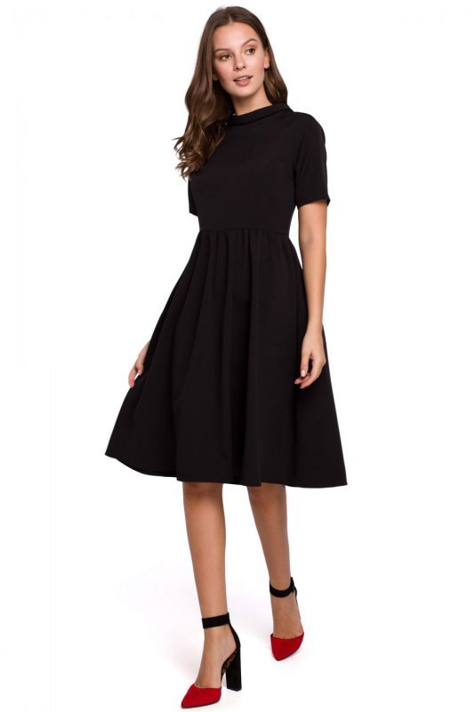 K028 Sukienka z wywiniętą stójką - czarna