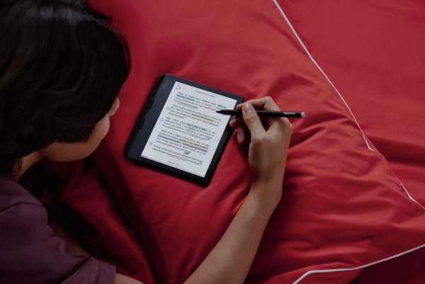 Ebook Kobo Libra Colour 7&quot; E-Ink Kaleido 3 32GB WI-FI Black
