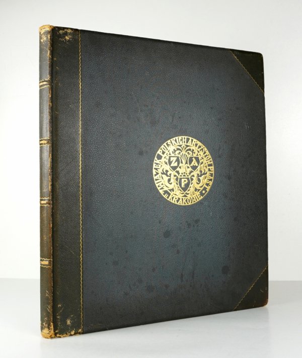 ALBUM sporządzony w 1929 w uznaniu dla Mariana Dąbrowskiego, twórcy koncernu IKC, przez członków krakowskiego oddziału Związku Polskich Artystów Plastyków, zawierający 9 oryginalnych prac na papierze.