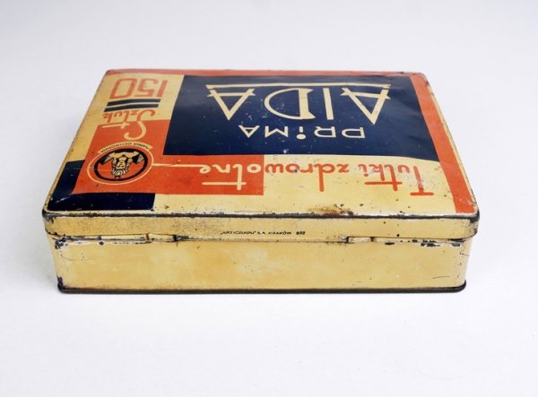 AIDA. [Fabryka Bibułek i Tutek Cygaretowych Sp. z o.o. Lwów]. Tutki zdrowotne Prima Aida. Sztuk 150.