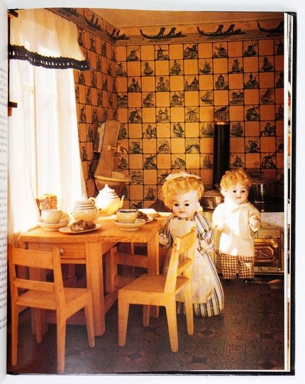 [Dolls, Lalki]. LIDBECK Lena, NILSSON Stefan - Dockskåp. En värld i miniatyr.