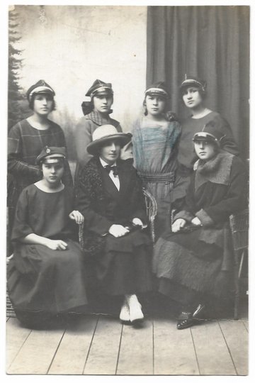 [WOJSKO Polskie - oddział przysposobienia wojskowego w Staszowie - fotografie zbiorowe, pozowane]
