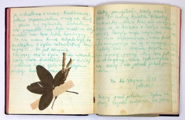 [SZYMBORSKA Wisława]. Rękopiśmienny dziennik uczennicy Janiny Kozłowskiej, szkolnej koleżanki Wisławy Szymborskiej, prowadzony od 27 IX 1938 do 6 XII 1939 w Krakowie, Dobczycach, w dworze w Stadnikach, w Lipnicy Murowanej i we Lwowie