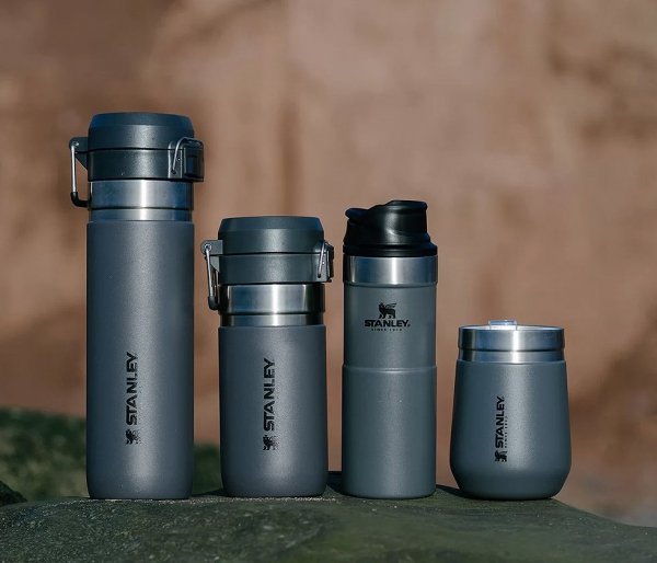 Kubek termiczny Stanley 350 ml TRIGGER ACTION TRAVEL MUG grafitowy Charcoal