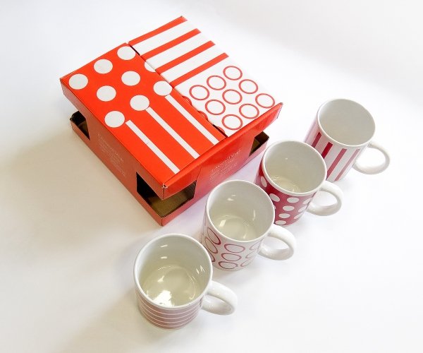 Zestaw czterech kubków ceramicznych 320 ml w pudełku czerwony Scarlet Moments