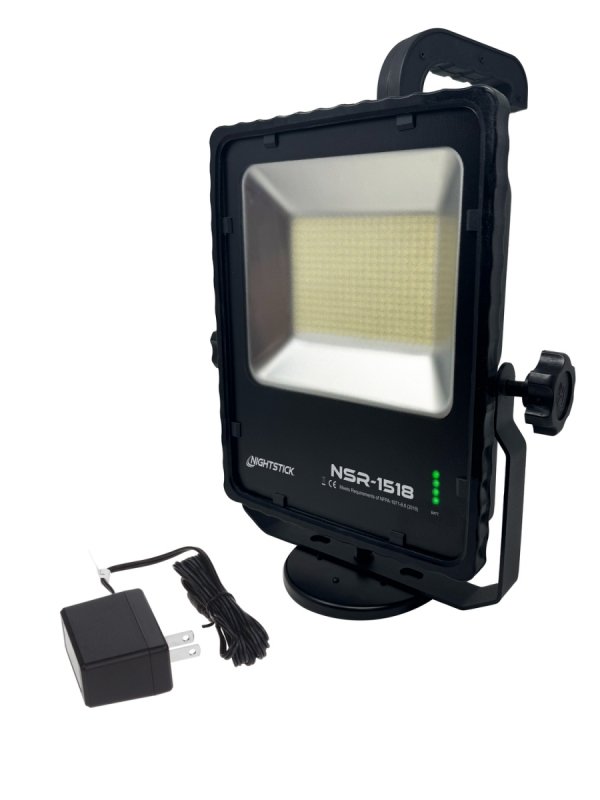 Nightstick NSR-1518 – akumulatorowa najaśnica LED 12 500 lm