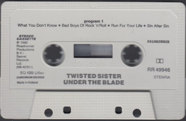 Twisted Sister - Under The Blade (MC)