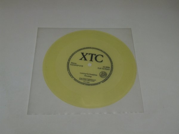 XTC - Looking For Footprints (7'')