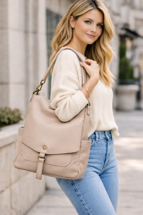 Torebka worek listonoszka beżowa Vera Pelle