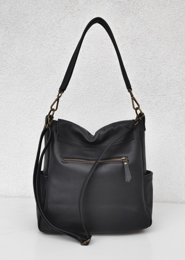 Torebka worek listonoszka czarna Vera Pelle