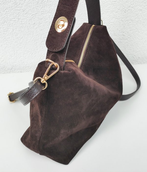 Zamszowy czekoladowy kuferek Vera Pelle Laura Biaggi