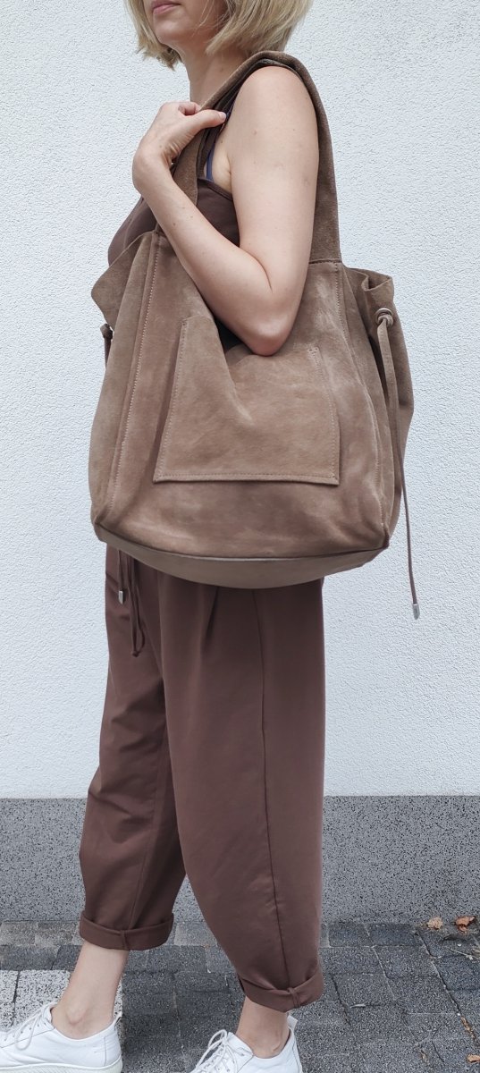 Zamszowa torebka shopper skóra naturalna ciepła beżowa taupe