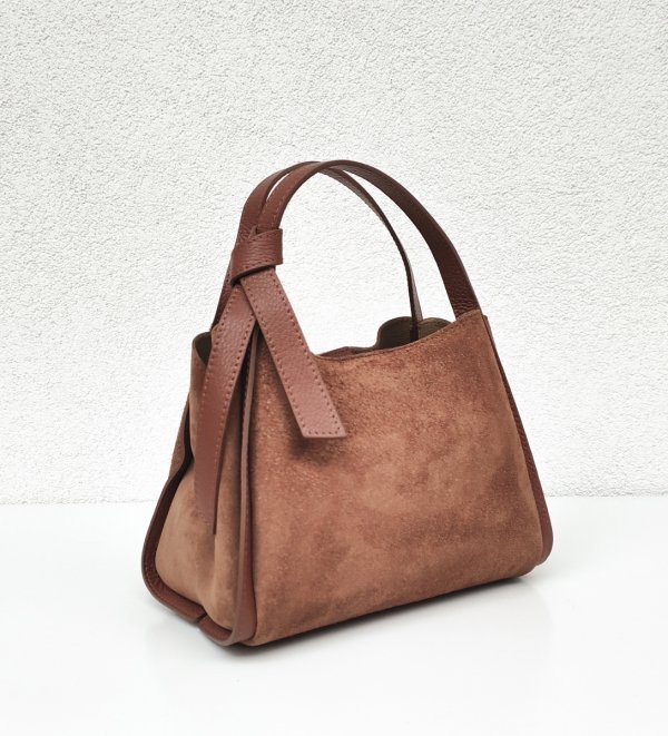 Zamszowy brązowy cynamonowy kuferek vera pelle