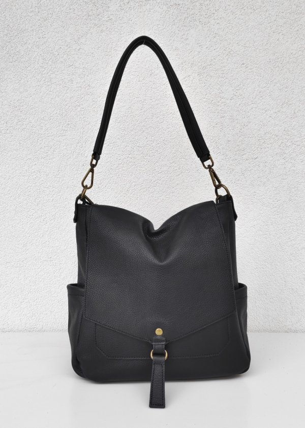 Torebka worek listonoszka czarna Vera Pelle