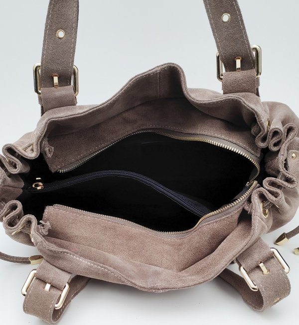 Zamszowa torebka z troczkiem skóra naturalna Vera Pelle taupe