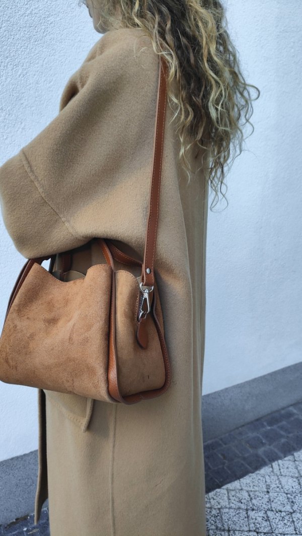 Zamszowy brązowy cynamonowy kuferek vera pelle