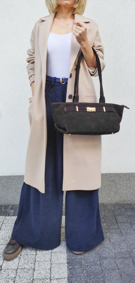 Modna torebka na długich uchwytach czekoladowa