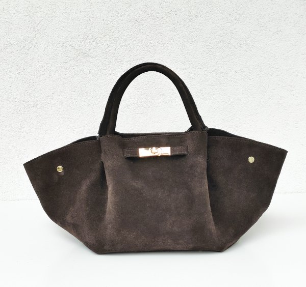 Trapezowa czekoladowa torebka kuferek naturalny zamsz Laura Biaggi