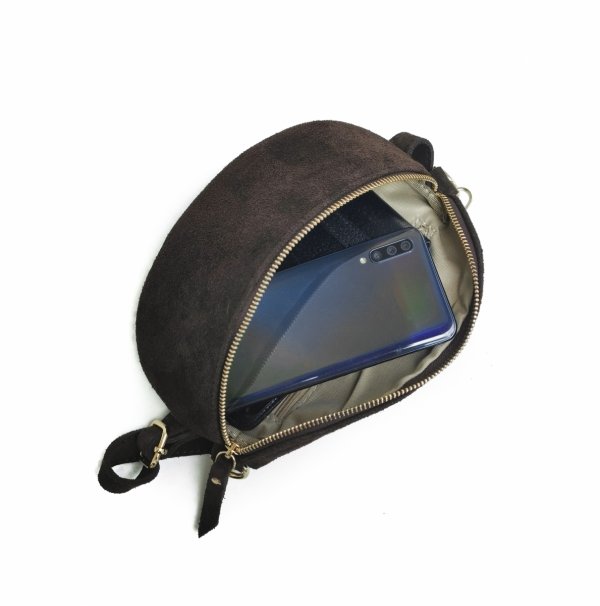 Zamszowa saszetka nerka Vera Pelle skóra naturalna brązowa ciemna czekolada