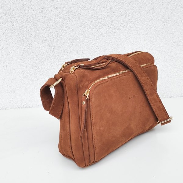 Zamszowa ruda torebka listonoszka trzykomorowa