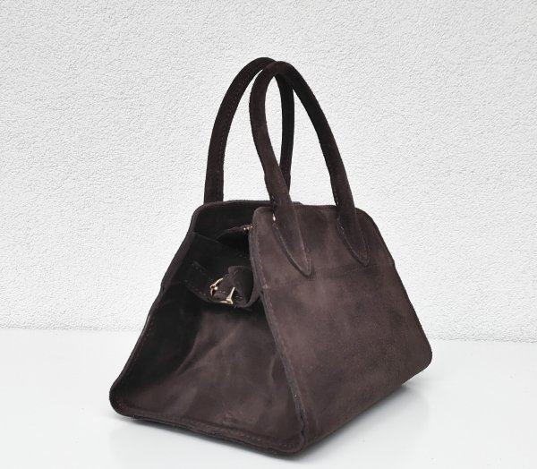 Mini zamszowy czekoladowy kuferek Vera Pelle