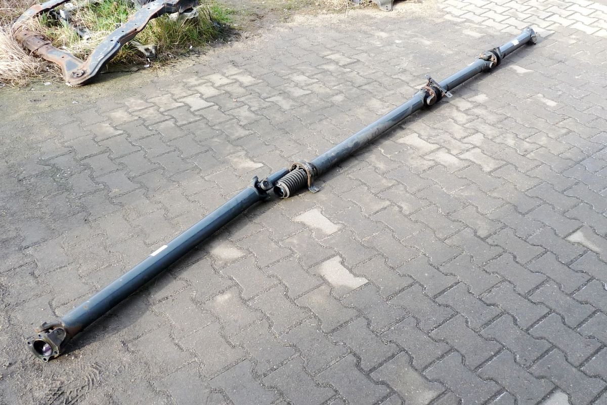 кардан мерседес w210. кардан ивеко дейли 35с12. вал карданный межосевой iveco tracker 755мм. ивеко тракер кардан в сборе. карданный вал ивеко 41210682.