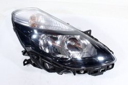 Reflektor prawy Renault Clio III 2012