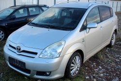 Szyba drzwi  przód lewa Toyota Corolla Verso 2004-2009 2.2D-CAT 2AD-FHV Minivan 