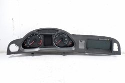 Licznik wyświetlacz listwa Audi A6 C6 2005 2.4i BDW Kombi