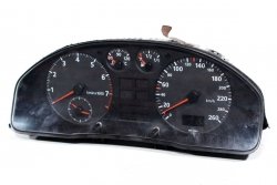 Licznik zegary Audi A4 1995-2000 1.6i