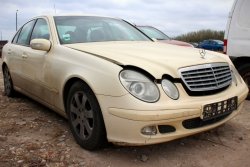 Zwrotnica przód prawa Mercedes E-klasa W211 2002 Sedan 