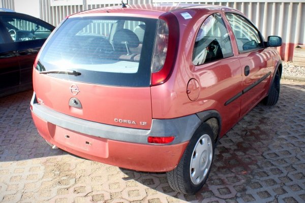 Opel Corsa C 2000 1.2i Z12XE Hatchback 3-drzwi