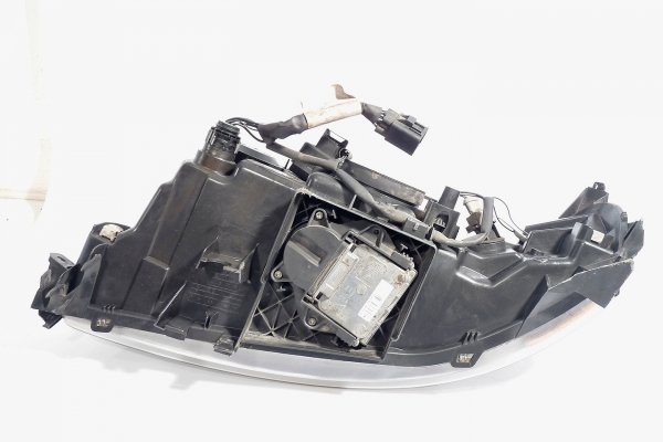 Reflektor prawy Volvo S60 / V70 2004-2009 (xenon)