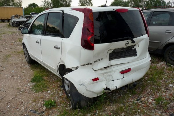 _Drzwi przód prawe Nissan Note E11 LIFT 2011 (2009-2012) Hatchback 5-drzwi (kod lakieru: 326) 