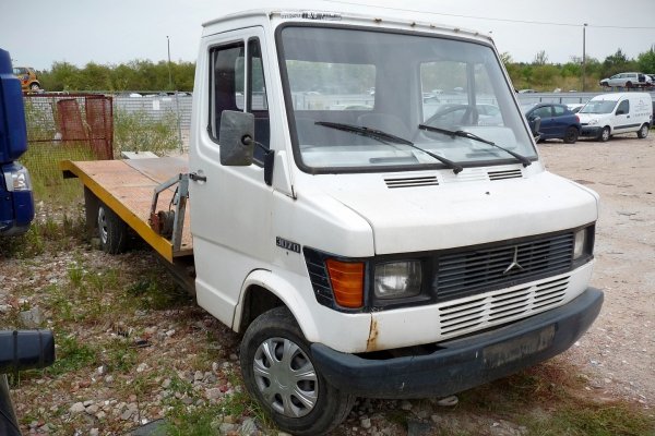 Wskaźnik paliwa Mercedes 307D 1985 2.4D 