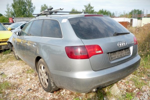 Reflektor prawy Audi A6 C6 2008 Kombi