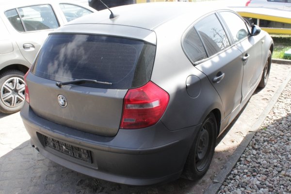 Maska BMW 1 E81 2008 1.6i N43B16 Hatchback 5-drzwi