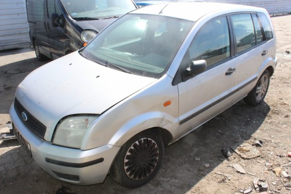 Zderzak przód Ford Fusion 2006 Minivan