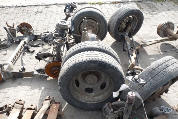 _Most dyfer oś zawieszenie tył Mitsubishi Canter VI 2000 2.8TD 4M40-2AT 