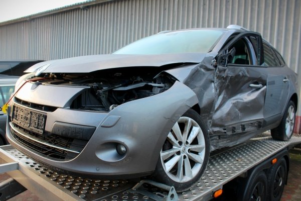 Zwrotnica przód prawa Renault Megane III 2009 1.9DCI F9Q870 Kombi 