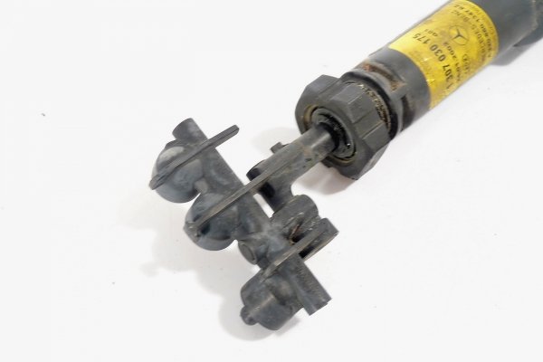 Spryskiwacz dysza lampy przód prawa Mercedes S-klasa W220 2002